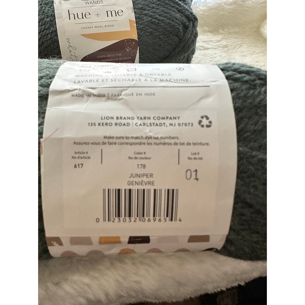 Lion Brand Two of Wands Hue + Me Yarn Juniper Green Bulky Wool Blend 4 Skeins - Picture 5 of 5